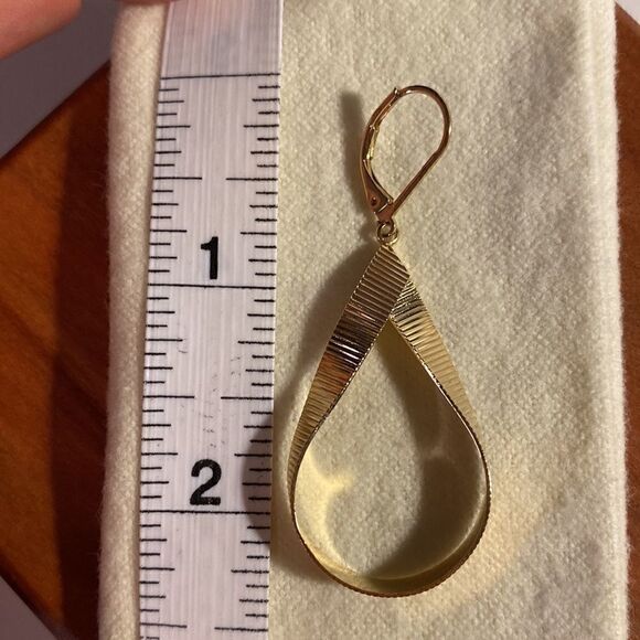 Gold Tone Ribbed Dangle Earrings - Picture 6 of 6